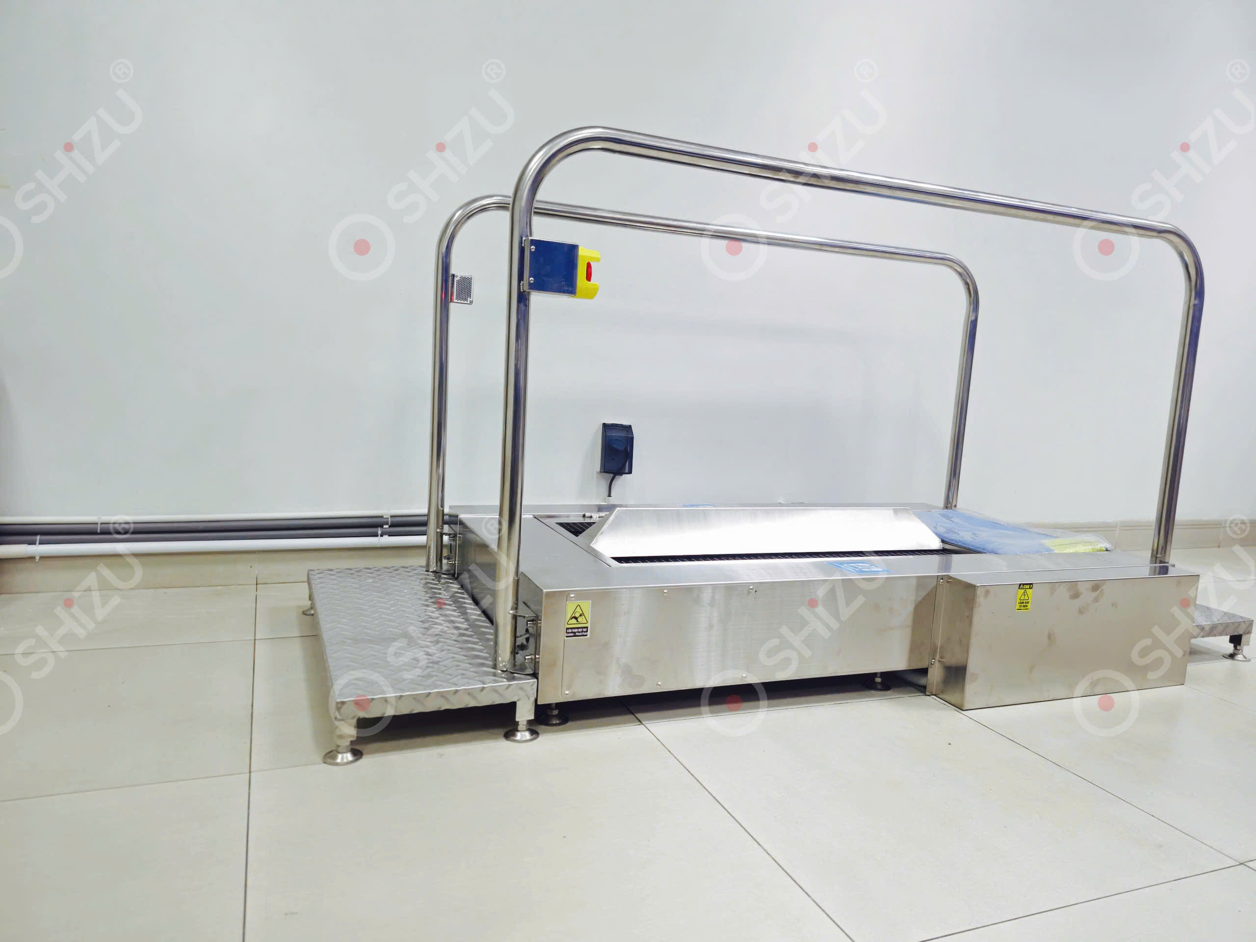 Máy vệ sinh đế giày tự động phòng sạch