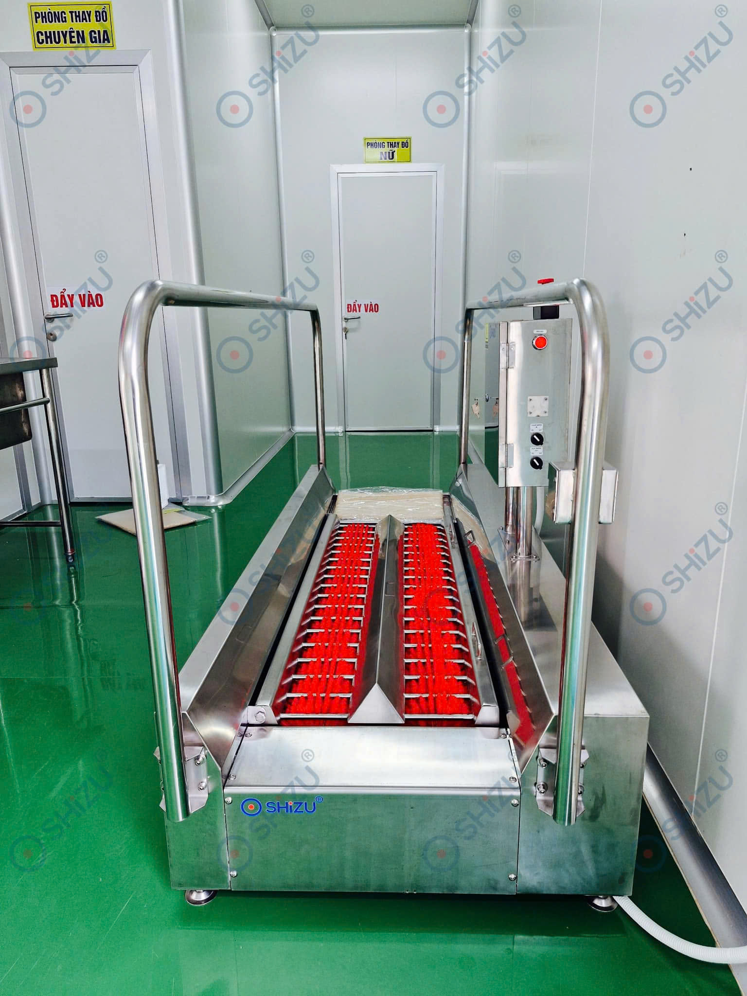 Máy vệ sinh đế giày bảo hộ inox cho nhà máy thực phẩm SHiZU