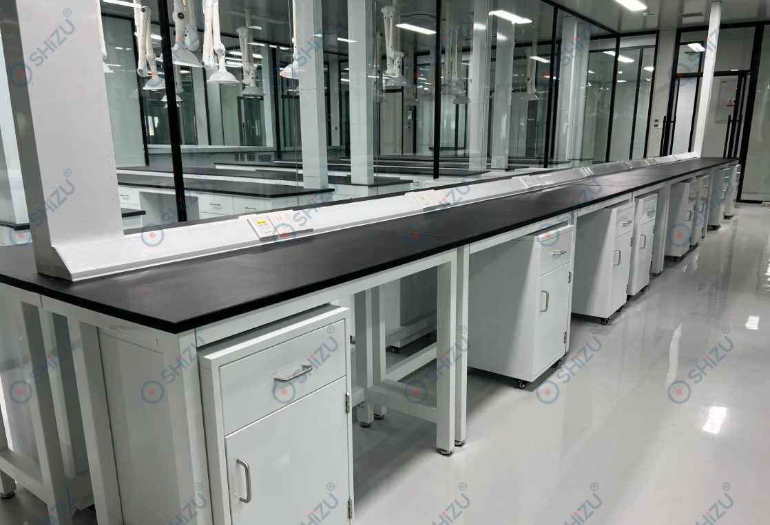 Hộc tủ di động bố trí dưới bàn thí nghiệm
