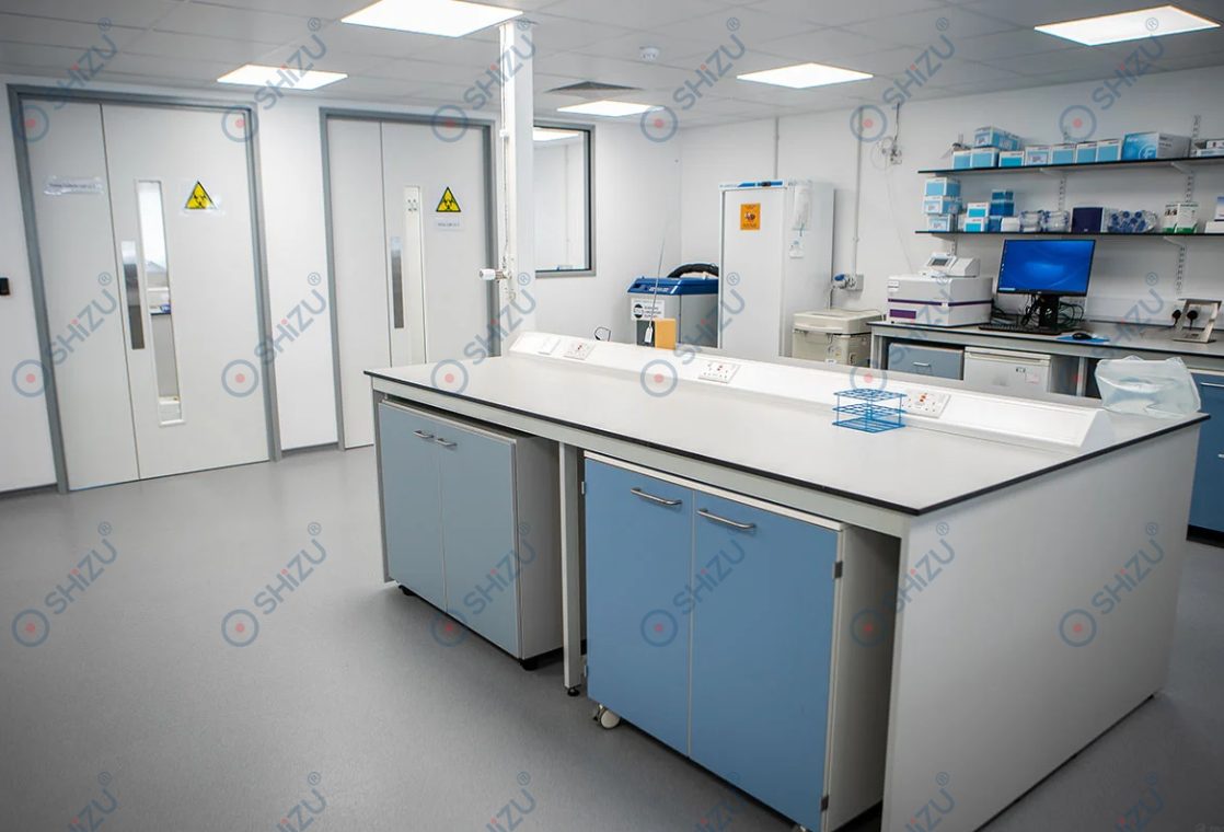 Khoảng thao tác và hộc tủ tại bàn thí nghiệm