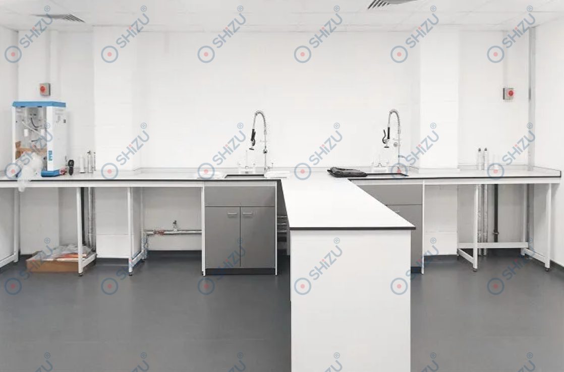 Bàn thí nghiệm có bồn rửa và vùng kỹ thuật dưới bàn