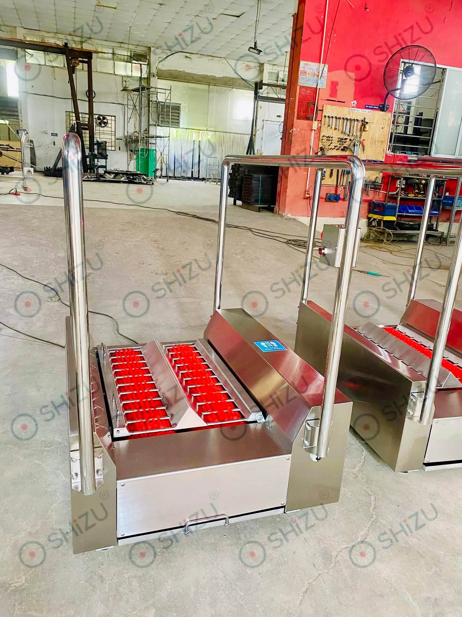 Máy vệ sinh đế giày với hai vùng bàn chải