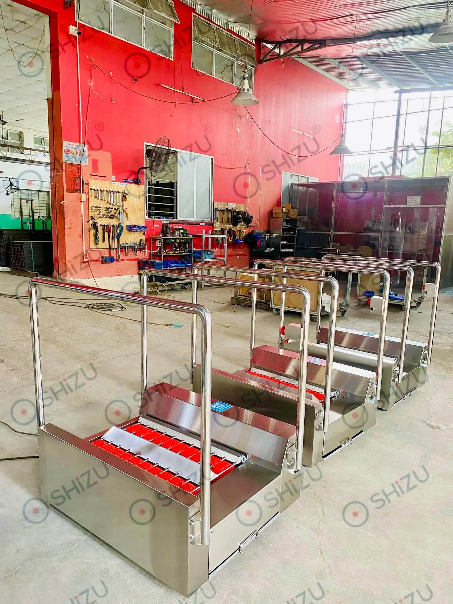 Máy vệ sinh đế giày cho giờ đổi ca: 7 bước chọn theo lưu lượng